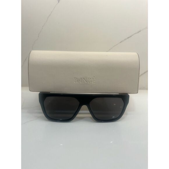 ? BANBÉ Black Oversized Square Sunglasses w/ Case Chic Unisex main image 4